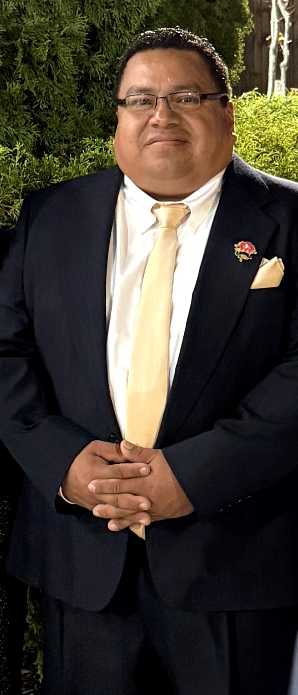 Retrato del Pastor David Martinez · Portrait of Pastor David Martinez